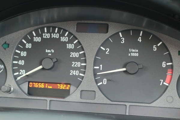 ขายด่วนถูก BMW Z3 ปี 1999 สีบรอนซ์ เกียร์ AUTO