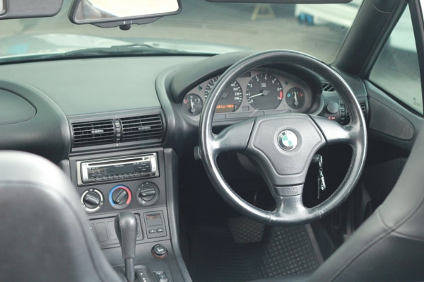 ขายด่วนถูก BMW Z3 ปี 1999 สีบรอนซ์ เกียร์ AUTO