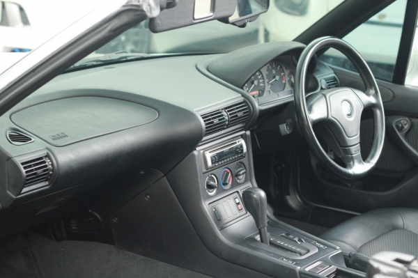 ขายด่วนถูก BMW Z3 ปี 1999 สีบรอนซ์ เกียร์ AUTO