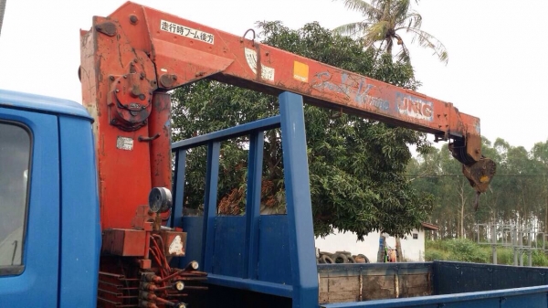 ขายรถบรรทุกหกล้อติดเครน ISUZU NPR รถประกอบ เครื่อง 115 แรง เครน UNIC 3.5 ตัน กระบะ 4.30 เมตร