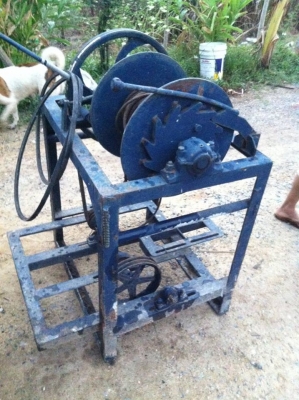 ขายลิฟล์กระป๋องมือสอง ราคาถูกครับ ตัวใหญ่มากๆครับเหล้กหนามาก ขายลิฟล์กระป๋องมือสอง ราคาถูกครับ ตัวใหญ่มากๆครับเหล้กหนามาก