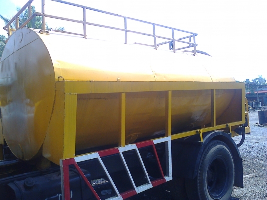 หกล้อใหญ่ 2คัน 10ล้อดั้ม1คัน ขายเหมาครับ เลิกกิจการเจ้าของขายเองครับ