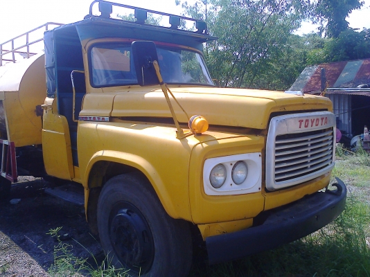 หกล้อใหญ่ 2คัน 10ล้อดั้ม1คัน ขายเหมาครับ เลิกกิจการเจ้าของขายเองครับ