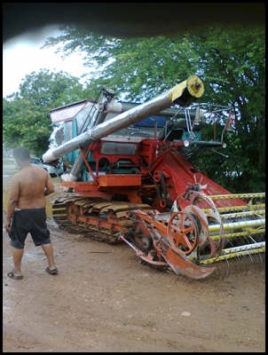 รถเกี่ยวข้าวไทยประดิษฐ์ ขายด่วน!!!