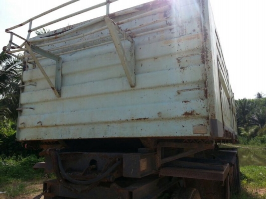 ขาย หางพ่วง  ( ดั้ม ) สามมิต 2 เพลา. ปี 46  สนใจติดต่อ 081 - 6079515