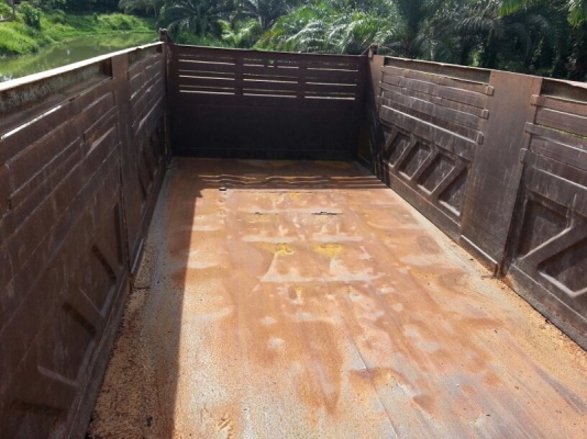 ขาย หางพ่วง  ( ดั้ม ) สามมิต 2 เพลา. ปี 46  สนใจติดต่อ 081 - 6079515