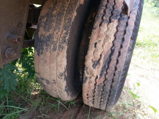 ขาย หางพ่วง  ( ดั้ม ) สามมิต 2 เพลา. ปี 46  สนใจติดต่อ 081 - 6079515