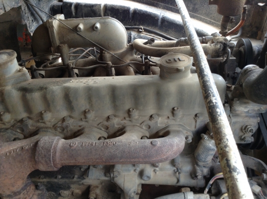 ขาย 6 ล้อหัวยาว  เครื่อง EH700 168 HP มีใบคุม เฟืองท้ายใหญ่ UD สโลว์เกียร์กลาง พวงมาลัยพาวเวอร์ ทะเบียน  ม.79 ราคาต่อรองได้ครับ