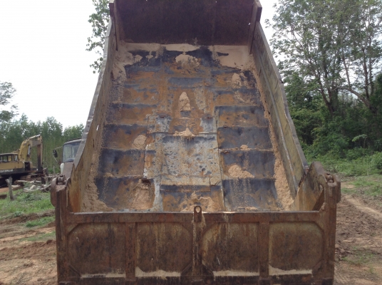 ขาย 6 ล้อหัวยาว  เครื่อง EH700 168 HP มีใบคุม เฟืองท้ายใหญ่ UD สโลว์เกียร์กลาง พวงมาลัยพาวเวอร์ ทะเบียน  ม.79 ราคาต่อรองได้ครับ