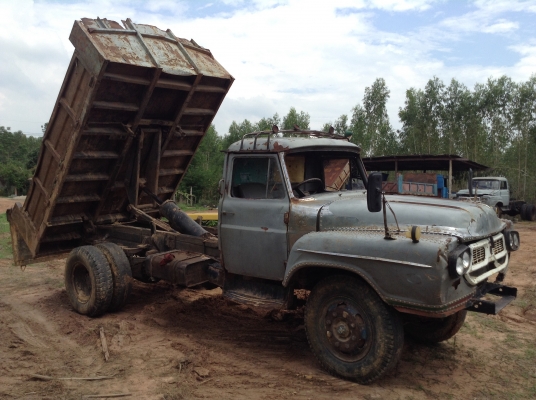 ขาย 6 ล้อหัวยาว  เครื่อง EH700 168 HP มีใบคุม เฟืองท้ายใหญ่ UD สโลว์เกียร์กลาง พวงมาลัยพาวเวอร์ ทะเบียน  ม.79 ราคาต่อรองได้ครับ