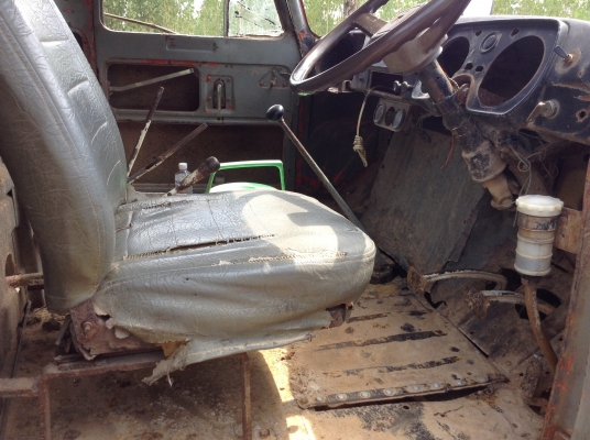 ขาย 6 ล้อหัวยาว  เครื่อง EH700 168 HP มีใบคุม เฟืองท้ายใหญ่ UD สโลว์เกียร์กลาง พวงมาลัยพาวเวอร์ ทะเบียน  ม.79 ราคาต่อรองได้ครับ