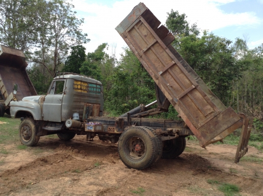 ขาย 6 ล้อหัวยาว  เครื่อง EH700 168 HP มีใบคุม เฟืองท้ายใหญ่ UD สโลว์เกียร์กลาง พวงมาลัยพาวเวอร์ ทะเบียน  ม.79 ราคาต่อรองได้ครับ