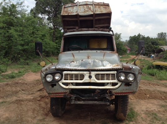 ขาย 6 ล้อหัวยาว  เครื่อง EH700 168 HP มีใบคุม เฟืองท้ายใหญ่ UD สโลว์เกียร์กลาง พวงมาลัยพาวเวอร์ ทะเบียน  ม.79 ราคาต่อรองได้ครับ