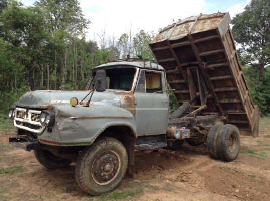 ขาย 6 ล้อหัวยาว  เครื่อง EH700 168 HP มีใบคุม เฟืองท้ายใหญ่ UD สโลว์เกียร์กลาง พวงมาลัยพาวเวอร์ ทะเบียน  ม.79 ราคาต่อรองได้ครับ