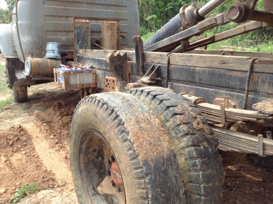 ขาย 6 ล้อหัวยาว  เครื่อง EH700 168 HP มีใบคุม เฟืองท้ายใหญ่ UD สโลว์เกียร์กลาง พวงมาลัยพาวเวอร์ ทะเบียน  ม.79 ราคาต่อรองได้ครับ