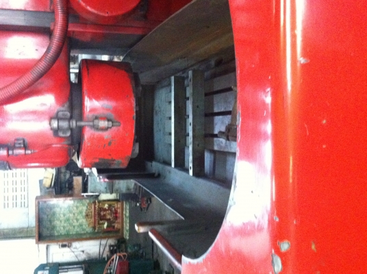 ขายด่วน เครื่องไสหน้าฝาสูบ churchill 300,000 บาท