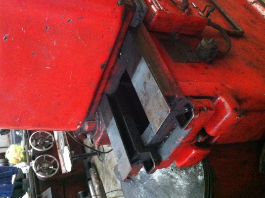 ขายด่วน เครื่องไสหน้าฝาสูบ churchill 300,000 บาท