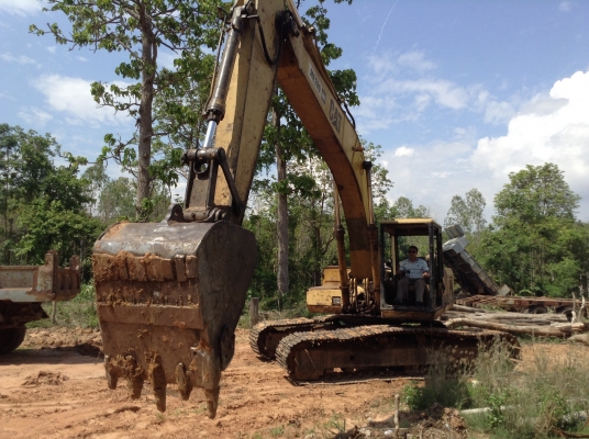 ขายแบคโฮ CAT E200B สภาพพร้อมใช้งาน เครื่อง 6BD1 เทอร์โบ ปั้มดี เอวแน่น  แทรก 80\% ทำงานไม่โหลด เอกสารใบซื้อขาย