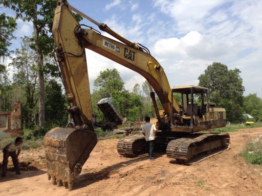 ขายแบคโฮ CAT E200B สภาพพร้อมใช้งาน เครื่อง 6BD1 เทอร์โบ ปั้มดี เอวแน่น  แทรก 80\% ทำงานไม่โหลด เอกสารใบซื้อขาย