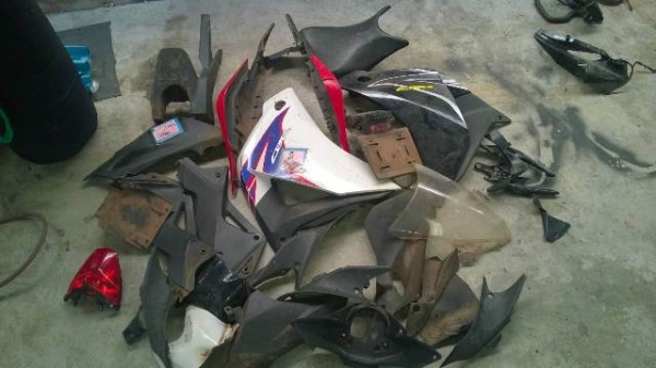 ขาย อะไหล่ CBR150 CBR150i  มีหลายอย่างคับ