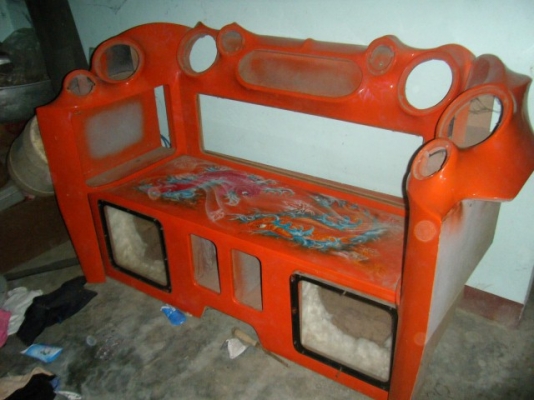 ชุดตู้ดอก12นิ้ว เป็นงานไม้ แผงซาวด์ข้างประตูเป็นงานหล่อไฟเบอร์ของรุ่นดีแมค