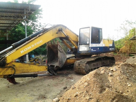 รถขุด KOMATSU PC200-5 คันโทรลสั้น รถสวยอย่างเดิม ๆ รถใช้งานดี รถมีทะเบียน