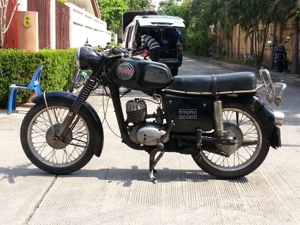 วุฒินนบุรี// ขาย MZ125 ถังเหลื่ยมรถสวยเดิมเครื่องดีพร้อมใช้ทะเบียนแท้