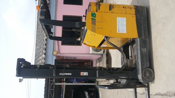 ขายรถ komatsu ขนาด 1.5 ตัน รถไฟฟ้ายืนขับ