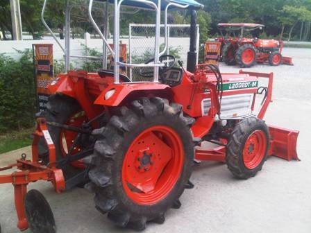 ขายรถไถ Kubota L 2002 DT-M พร้อมมีดดันหน้าผาน3 ขายรถไถ Kubota L 2002 DT-M พร้อมมีดดันหน้าผาน3