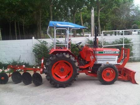 ขายรถไถ Kubota L 2002 DT-M พร้อมมีดดันหน้าผาน3 ขายรถไถ Kubota L 2002 DT-M พร้อมมีดดันหน้าผาน3
