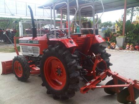 ขายรถไถ Kubota L 2002 DT-M พร้อมมีดดันหน้าผาน3 ขายรถไถ Kubota L 2002 DT-M พร้อมมีดดันหน้าผาน3