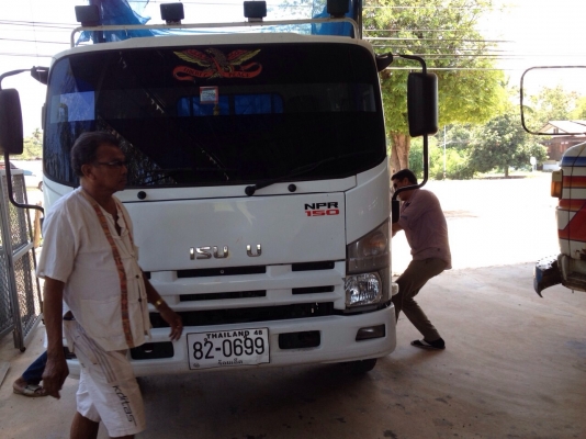 ขาย NPR 150 ปี 54 รถสวยเดิมทั้งคันวิ่ง90,000 กม.  ครับ(ตัดสด 820,000)