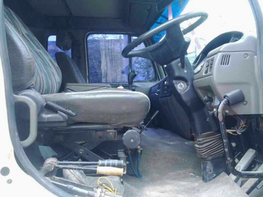 รถนิสสัน 10 ล้อดั้ม 320 แรงม้า.  ( มีขาย 3 คัน )  ,  ( ปี 51 - 52 ).   สนใจติดต่อ 081 - 6079515