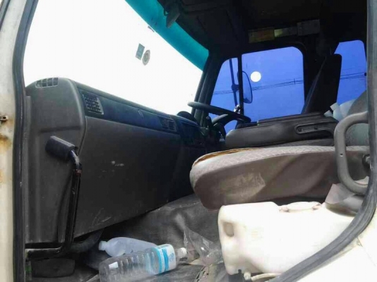 รถนิสสัน 10 ล้อดั้ม 320 แรงม้า.  ( มีขาย 3 คัน )  ,  ( ปี 51 - 52 ).   สนใจติดต่อ 081 - 6079515