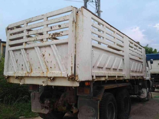 รถนิสสัน 10 ล้อดั้ม 320 แรงม้า.  ( มีขาย 3 คัน )  ,  ( ปี 51 - 52 ).   สนใจติดต่อ 081 - 6079515