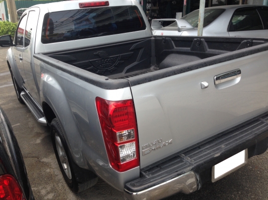 ขาย 2012 ISUZU, 2.5 HI-LANDER สีบอร์น เกียร์ออโต้ ขาย 2012 ISUZU, 2.5 HI-LANDER สีบอร์น เกียร์ออโต้