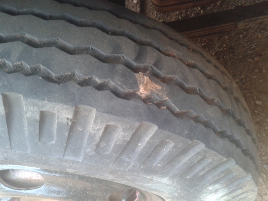 ขายisuzu nkr100แรงรถประกอบเครื่องอ่อน แชสซีมีดาม ขาด  มีผุบ้าง สภาพต้องซ่อม พร้อมโอนทั่วไทย