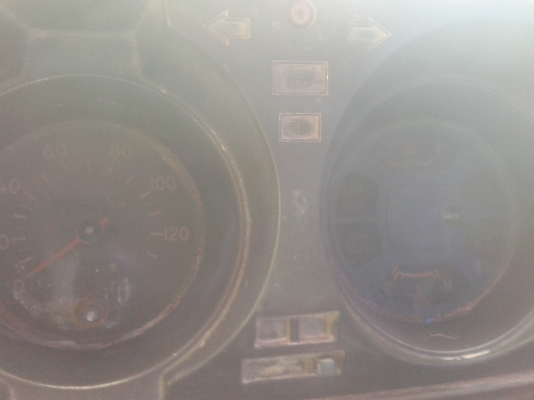 ขายisuzu nkr100แรงรถประกอบเครื่องอ่อน แชสซีมีดาม ขาด  มีผุบ้าง สภาพต้องซ่อม พร้อมโอนทั่วไทย