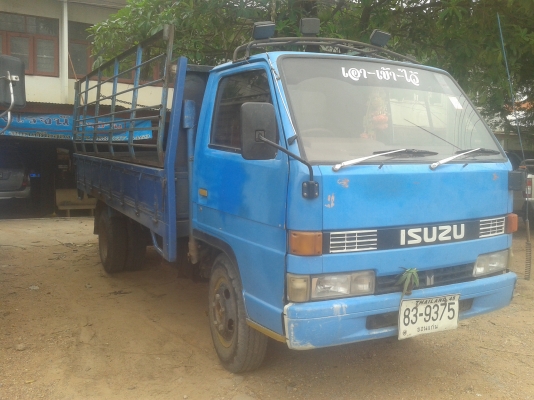 ขายisuzu nkr100แรงรถประกอบเครื่องอ่อน แชสซีมีดาม ขาด  มีผุบ้าง สภาพต้องซ่อม พร้อมโอนทั่วไทย