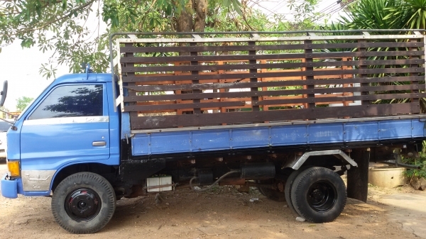 ขายisuzu nkr100แรงรถประกอบเครื่องอ่อน แชสซีมีดาม ขาด  มีผุบ้าง สภาพต้องซ่อม พร้อมโอนทั่วไทย