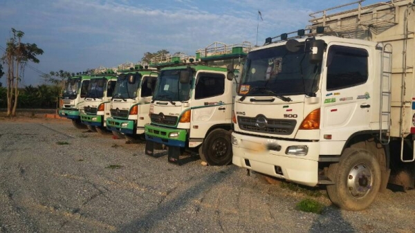 รถฮีโน่ 10 ล้อดั้ม 344 แรงม้า. ปี 53  ( ขายแม่ / ลูก )  สนใจติดต่อ 081 - 6079515