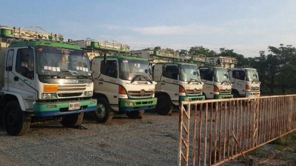 รถฮีโน่ 10 ล้อดั้ม 260 แรงม้า. ปี 47  ( ขายแม่ / ลูก )  ( มีขาย 3 พ่วง. )  สนใจติดต่อ 081 - 6079515