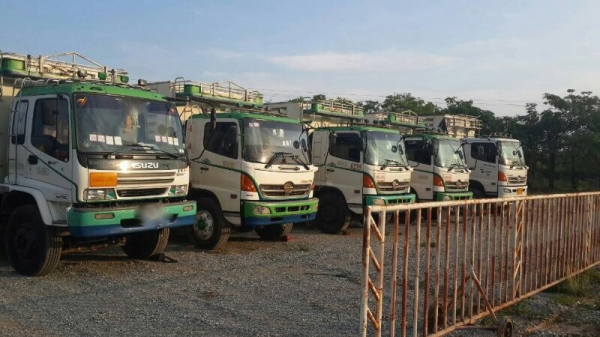 รถฮีโน่ 10 ล้อดั้ม 260 แรงม้า. ปี 47  ( ขายแม่ / ลูก )  ( มีขาย 3 พ่วง. )  สนใจติดต่อ 081 - 6079515