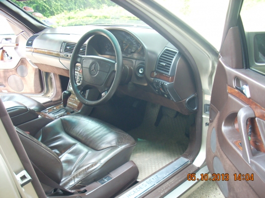 ตัวท็อปออพชั่นครบประตูดูด ม่านไฟฟ้า 320000 รถใช้แค่อาทิตย์ละสองวันเสาร์อาทิตย์