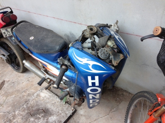 ขายซาก เวฟ-100  ไม่มีเล่ม  4,900  เครื่องติด