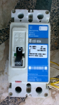 อุปกรณ์ไฟฟ้า 1 ชุด