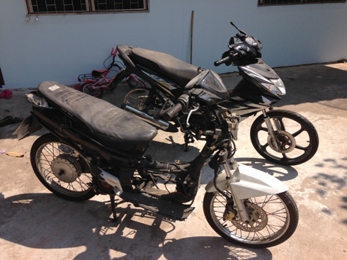 ขายเหมา 2 คัน นูโวMX กะ เวฟ CZ-I  15,900  มีทะเบียนโอน