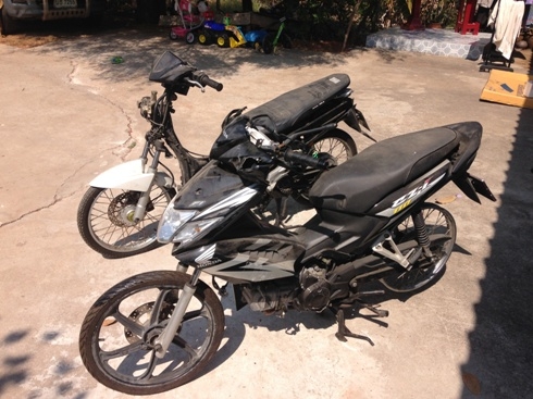 ขายเหมา 2 คัน นูโวMX กะ เวฟ CZ-I  15,900  มีทะเบียนโอน