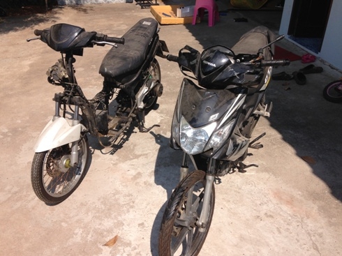 ขายเหมา 2 คัน นูโวMX กะ เวฟ CZ-I  15,900  มีทะเบียนโอน