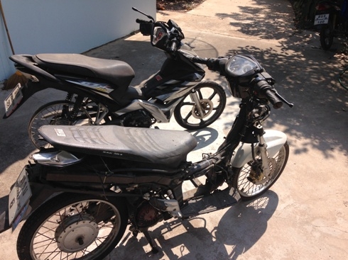 ขายเหมา 2 คัน นูโวMX กะ เวฟ CZ-I  15,900  มีทะเบียนโอน